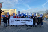 Die jetzt mit dem Aachener Friedenspreis 2024 ausgezeichnete Bewegung "Omas gegen Rechts" ist auch in Wiesbaden mit vielen Aktionen aktiv.