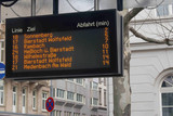 Fahrgast-Informationsanlage an der Bushaltestelle Luisenplatz in Wiesbaden