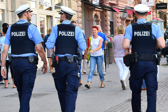 Gemeinsam sicheres Wiesbaden" Polizei findet bei Kontrollen in der Wiesbadener Innenstadt Betäubungsmittel bei einer Person