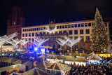 Festlicher Glanz beim 21. Sternschnuppen Markt ab Dienstag, 28. November 2023 in Wiesbaden. Die hessische Landeshauptstadt wird zu Weihnachtsmetropole.