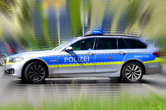 BMW-Fahrer raste am frühen Dienstagabend über Autobahn 3 von Limburg nach Wiesbaden. Die Autobahnpolizei konnte ihn nach dem Wiesbadener Kreuz stoppen.