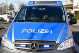 Kennzeichen von geparktem Auto am Donnerstagnachmittag im Wiesbadener Stadtteil Mainz-Kastel gestohlen.
