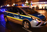Am frühen Dienstagabend hat ein alkoholisierter 37-jähriger Mann in der Innenstadt von Wiesbaden randaliert und Passanten angepöbelt.