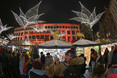 Mit Weihnachtszauber und Engels-Show startet am Dienstagabend, 26. November, der 22. Wiesbadener Sternschnuppen Markt in der Innenstadt.