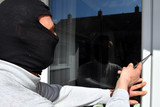 Einbrecher scheitern an Terrassenfenster am Mittwoch in Wiesbaden-Dotzheim