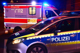 Mann folgte betrunken Rettungswagen in dem seine Freundin liegt bis in die Notaufnahme einer Wiesbadener Klinik.