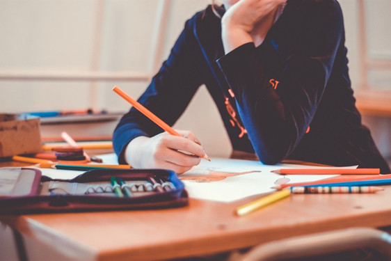 Wiesbadens Grundschulen können nicht allen Kindern ein ergänzendes oder nachschulisches Betreuungsangebot bieten.