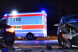 Zu einem Unfall kam es am Sonntagabend auf der Wilhelmstraße Ecke Rheinstraße in Wiesbaden. Vier Personen wurden  dabei verletzt. Rettungskräfte waren im Einsatz.