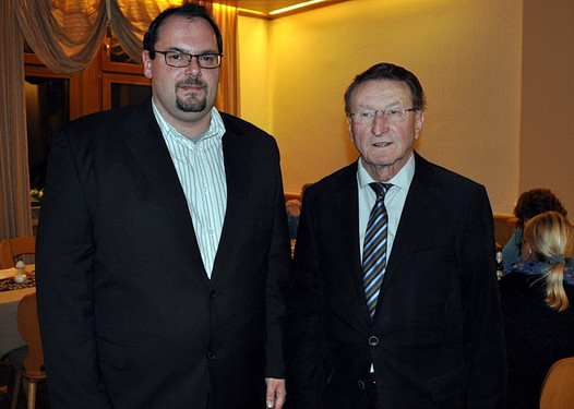 Ulrich Schwalbach, Vorsitzender der CDU Dotzheim (links), und Ortsvorsteher Manfred Ernst