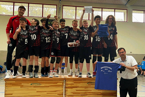 TUS Eintracht Wiesbaden U14 Mannschaft der Jungen gewinnt die Südwestdeutsche Meisterschaft im Volleyball
