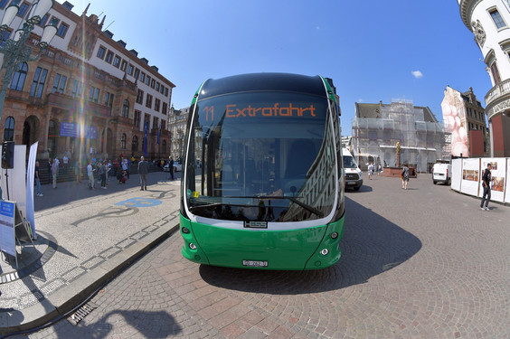 Wiesbadenaktuell ESWE Verkehr Testet In Wiesbaden Doppel Gelenkbus Von