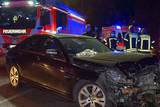Bei einem Verkehrsunfall am Dienstagabend in Wiesbaden-Klarenthal ist ein 21-jähriger Autofahrer verletzt worden, beide beteiligten Fahrzeuge mussten abgeschleppt werden.