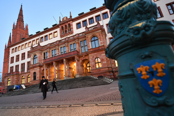 Zum ersten mal im neuen Jahr 2024 tagen mehrere Ausschüsse der Wiesbadener Stadtverordnetenversammlung in öffentlicher Sitzung im Rathaus.