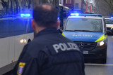 Ein Fahrgast hat am Dienstagmorgen einen Busfahrer im Wiesbadener Stadtteil Mainz-Kastel geschlagen und bespuckt.