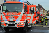 Die Feuerwehr Wiesbaden war am Donnerstagnachmittag bei zwei Brandereignisse zeitgleich stattfanden in Bierstadt beschäftigt. In einer Wohnung sowie in einem Einfamilienhaus brannte es.