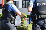 Größerer Polizeieinsatz aufgrund von unklaren lauten Schreien in einem Mehrfamilienhaus in Mainz-Amöneburg.
