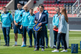 In Wiesbaden meldete sich Ministerpräsident Rhein während eines öffentlichen Trainings der ukrainischen Fußballnationalmannschaft in der BRITA-Arena zur Stellung der Ukraine innerhalb Europas.