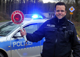 Ordnungsamt und Polizei messen Geschwindigkeit in Wiesbaden von Autofahrern