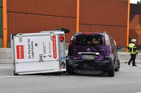 Wiesbadenaktuell Verkehrsunfall Autorennen L St Crash Mit Sechs Autos