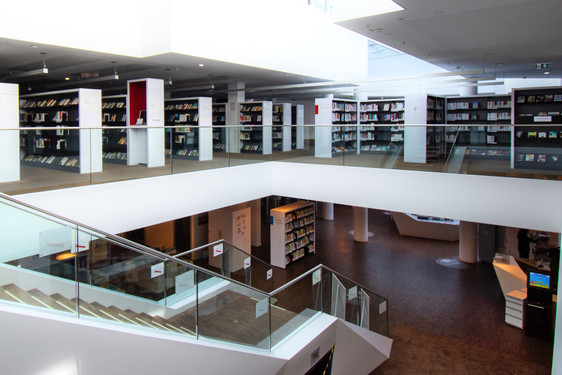 Stadtbibliotheken Wiesbaden: geänderte Öffnungszeiten am Donnerstag 21. Juli.