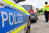 Der Verkehrsdienst der Polizeidirektion Wiesbaden führte am Donnerstagvormittag auf der Rheingaustraße in Biebrich eine Verkehrskontrolle durch, bei der das Hauptaugenmerk auf Handy- und Gurtverstöße lag.