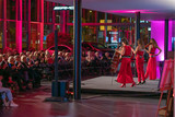 Das Kammermusikensemble Laubenheim lädt zu einem  Benefizkonzert in den gläsernen Showroom von Taunus-Auto in Wiesbaden ein.