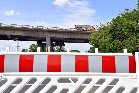 Die Frankfurt University untersucht die Auswirkungen der Sperrung der Salzbachtalbrücke auf das Mobilitätsverhalten der Bürger:innen.