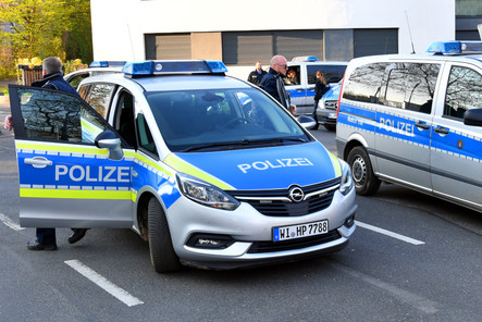 Bei einem Nachbarschaftsstreit in der Siedlung Kohlheck in Wiesbaden-Dotzheim wurden auch Polizeibeamte angegriffen.