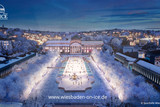 Auf dem Bowlinggreen wird im Winter wieder deutschlands größte Schlittschubahn für das Event "Wiesbaden on Ice" aufgebaut.