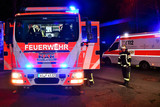 Gefahrstoffaustritt in Mainz-Kostheim: Ein Großaufgebot von der Feuerwehr ist am Montagabend bei Essity Operations im Einsatz.