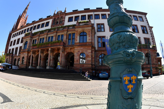 Mehrere Ausschüsse tagen im Wiesbadener Rathaus.