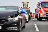 Ein Unfall zwischen zwei Kleintransportern am Mittwochmorgen auf der A3 bei Wiesbaden-Medenbach forderte drei Verletzte. Polizei und Rettungskräfte waren im Einsatz.