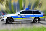 Illegales Autorennen durch Wiesbaden und Erbenheim. Polizei nimmt Verfolgung auf und ein ein Wagen stoppen.