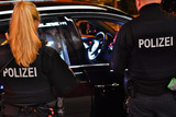 Eine größere Verkehrskontrolle am Mittwochabend in Wiesbaden-Biebrich führte nicht nur zu 18 Verstößen, sondern auch zu einer Festnahme mit anschließendem Widerstand.