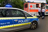 Fußgängerin von Pkw am Samstagmorgen in Wiesbaden-Schierstein angefahren. Rettungssanitäter und Polizei waren im Einsatz.