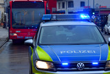 9-jähriges Mädchen in Bus in Wiesbaden von Mann unsittlich berührt. Die Polizei sucht nach Zeugen und den Täter.