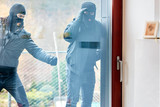 Ein Einbrecher-Duo wurde am Donnerstagmorgen in Mainz-Kastel von einem Nachbarn gestört.
