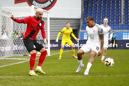 SV Wehen Wiesbaden spielte am Samtagnachmittag gegen Rot Weiss Essen