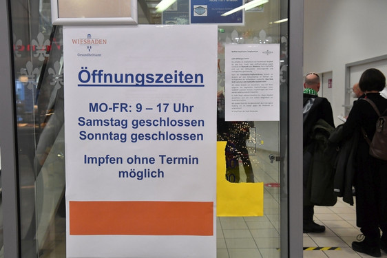 Spontanes Impfen ist in vier der fünf Impfzentren Wiesbadens auch am Donnerstag, 30. Dezember, möglich.