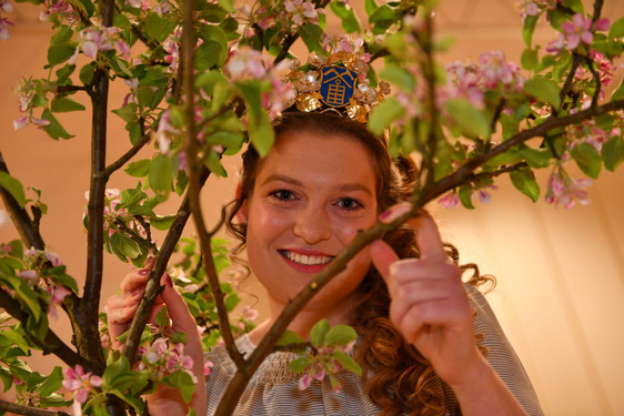 Die neue Äppelblütenkönigin von Naurod Emma Damm