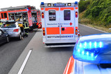 Am Freitag mussten Feuerwehr und Rettungsdienst der Landeshauptstadt Wiesbaden gleich zu mehreren Verkehrsunfällen auf den Autobahnen und Landstraßen rund um Wiesbaden ausrücken. Die Unfälle wurden dabei in mehreren Fällen über automatische Notrufsysteme beteiligter Mobiltelefone oder Fahrzeuge ausgelöst.