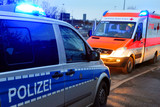 In Wiesbaden wurden in der Nacht zu Samstag drei Gäste einer Bar grundlos attackiert.