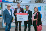 Der Naspa Rentnerkreis Wiesbaden und die Nassauische Sparkasse (Naspa) unterstützen gemeinsam das 50-jährige Jubiläum des Facettenwerks.