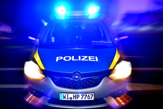Diebstahl von E-Bike am Mittwochabend in Wiesbaden. Der Dieb wurde von einer Überwachungskamera bei der Tat gefilmt.