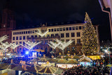„Tobis Städtetrip“ auf dem Sternschnuppenmarlt und bei „Wiesbaden on Ice“