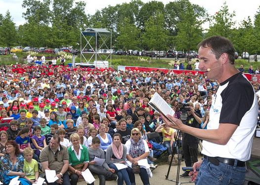 Stefan Gemmel während des Lese-Weltrekords 2012