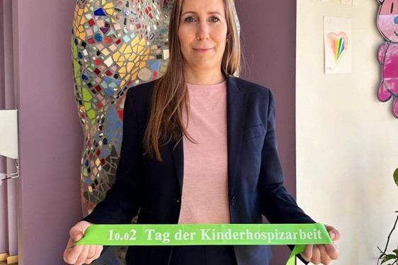 Anlässlich des Tages der Kinderhospizarbeit besuchte Landtagspräsidentin Astrid Wallmann das „Bärenherz“ in Wiesbaden.