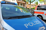 Medizinischer Notfall vorm 1. Polizeirevier in Wiesbaden. Beamten reanimieren erfolgreich einen 65-jähirgen Mann.