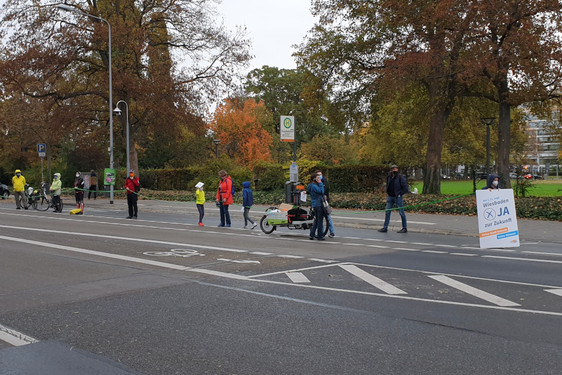 Demo zum Thema "Ja zur Citybahn" am Sonntag in Wiesbaden.