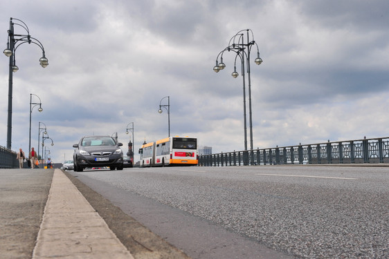 Neue Brücken über den Rhein gefordert